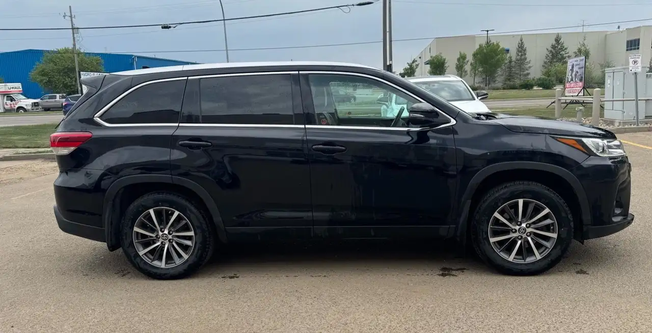 Toyota Highlander снимка Toyota Highlander