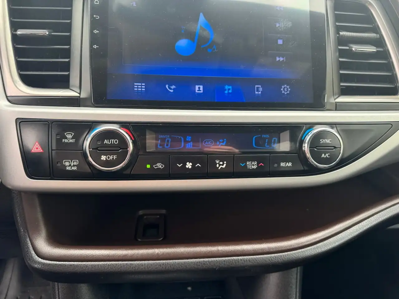Toyota Highlander снимка Toyota Highlander