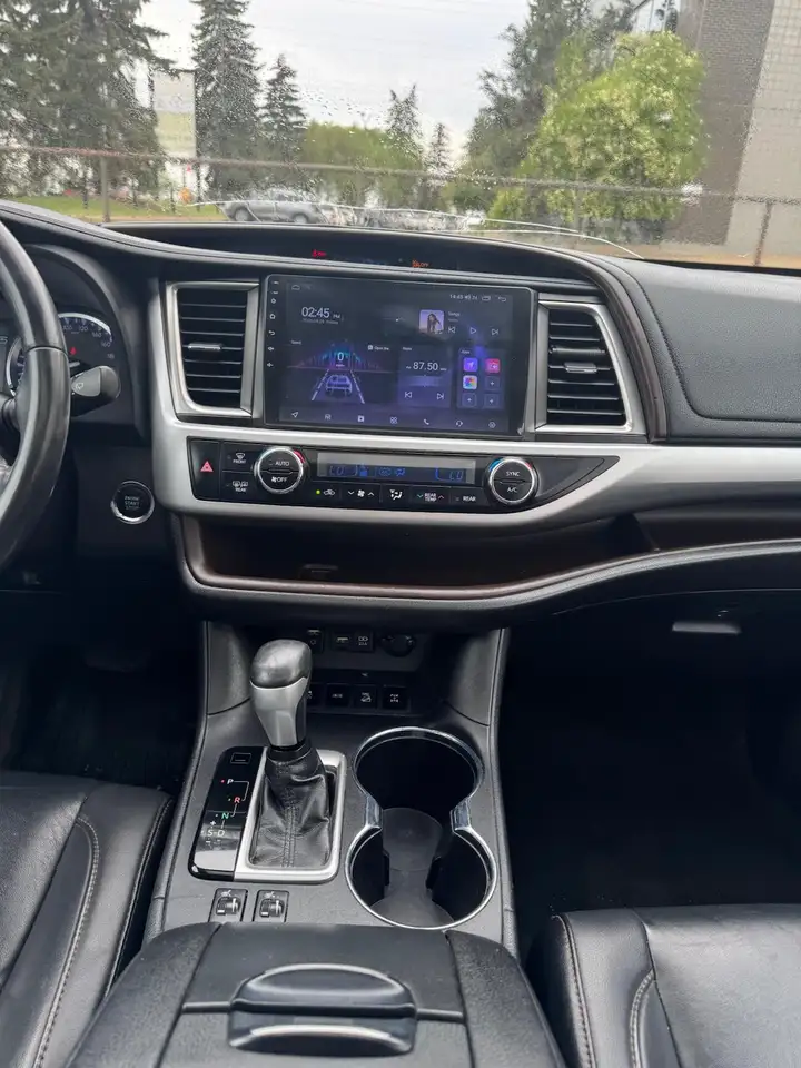 Toyota Highlander снимка Toyota Highlander