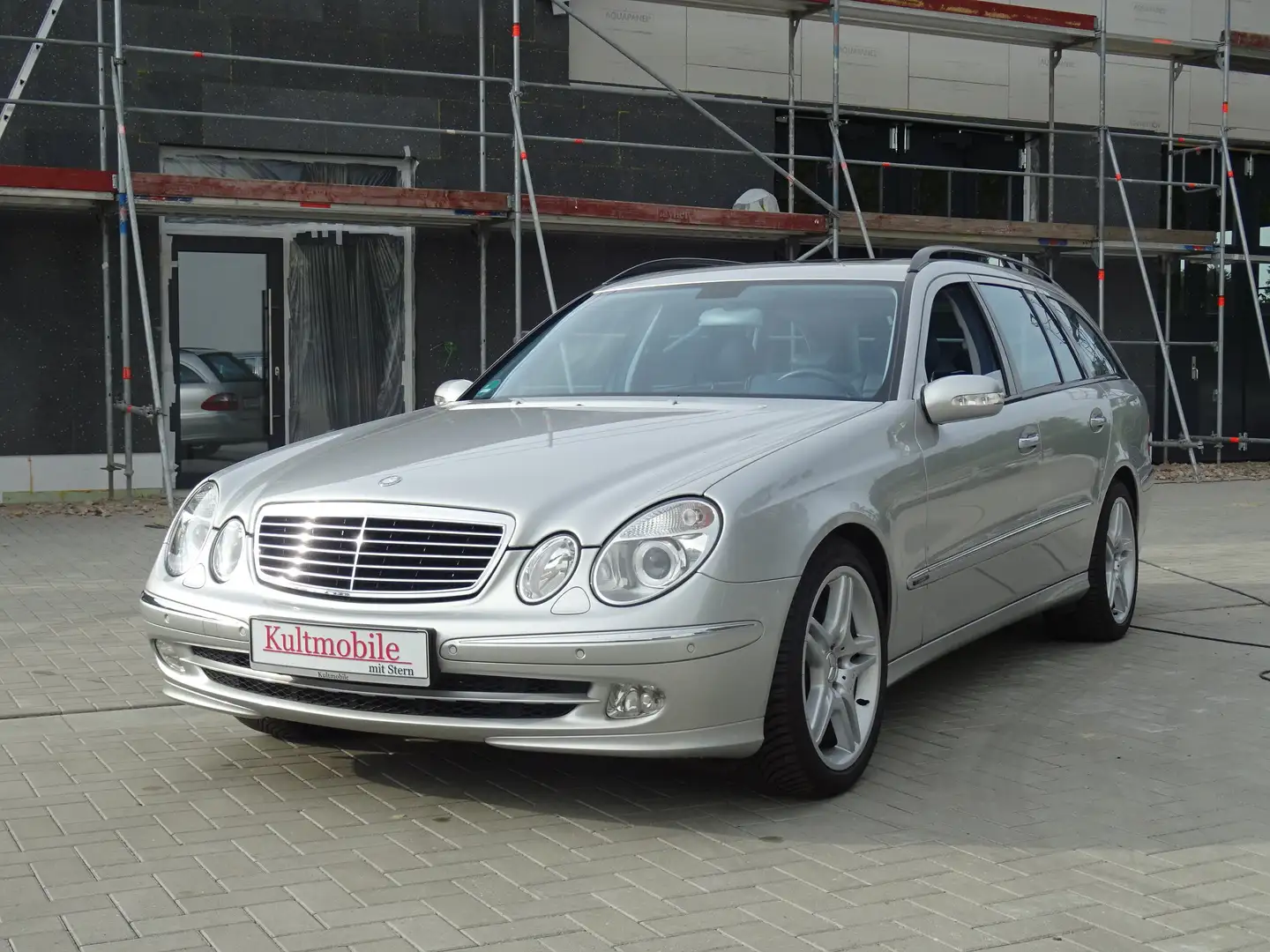 Mercedes-Benz E 200 E 200 T Kompressor (211.242) Silber - 2