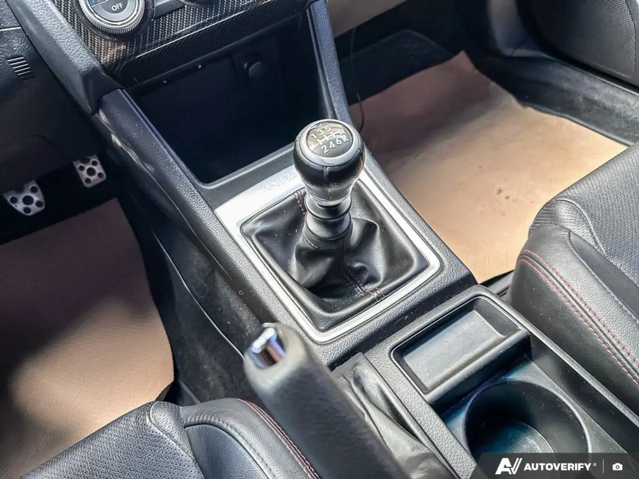 Subaru WRX снимка Subaru WRX