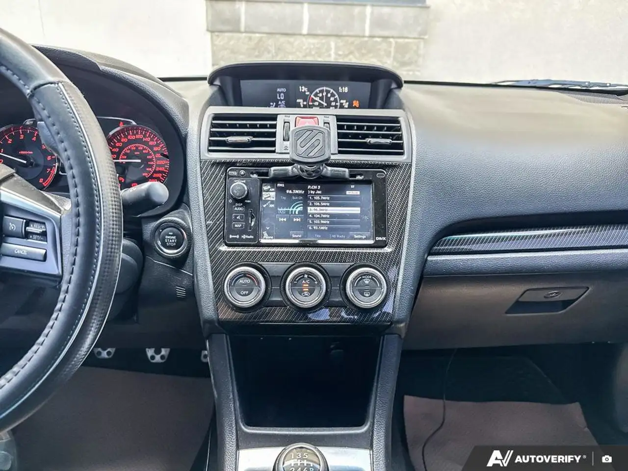 Subaru WRX снимка Subaru WRX