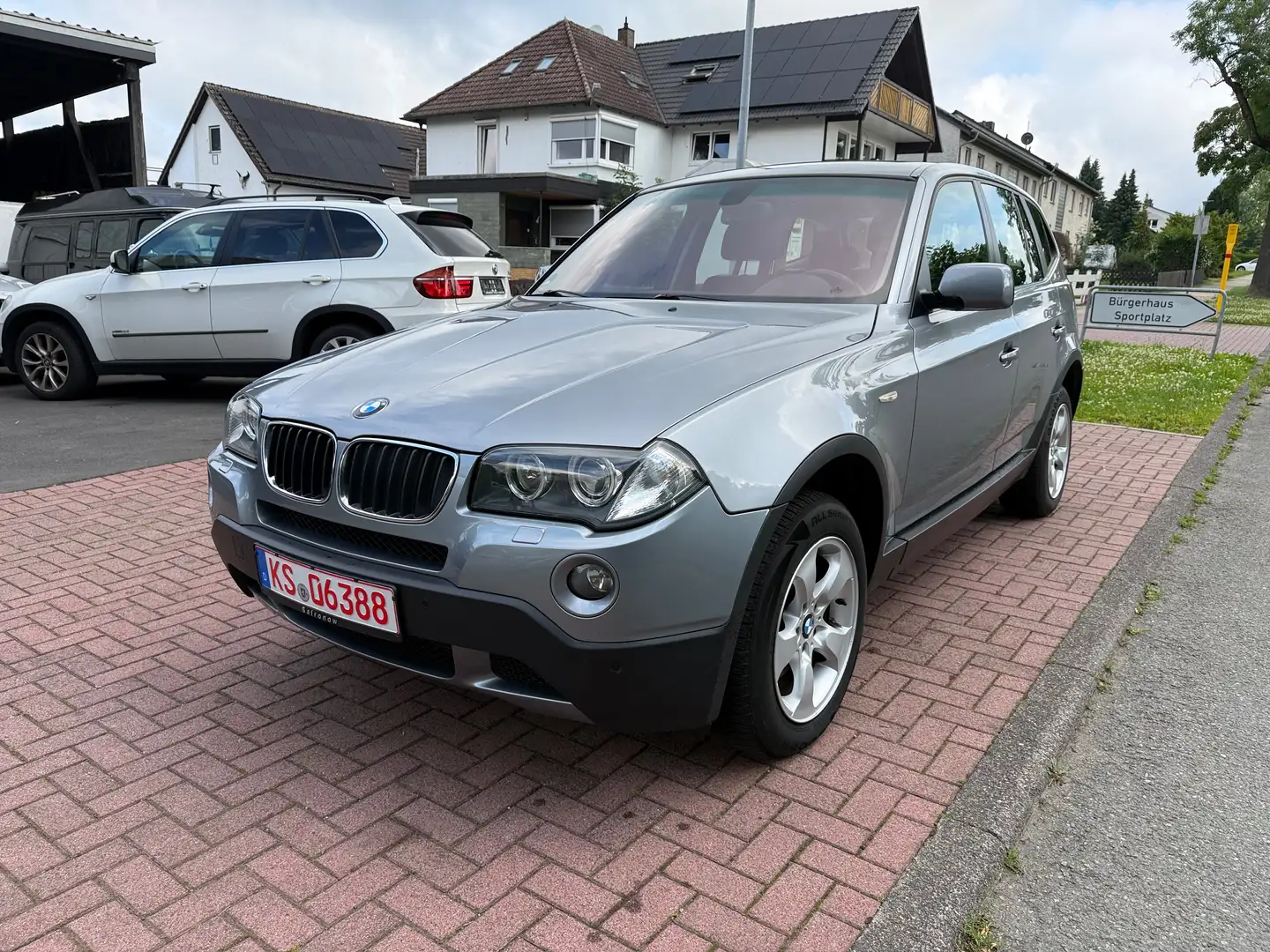 BMW X3 xDirve 20d Navigation Xenon HU AU 05/2026 Gris - 1