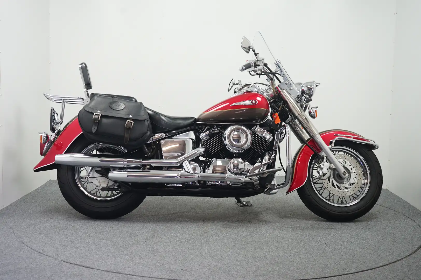 Yamaha XVS 650 DRAGSTAR CLASSIC Red - 1