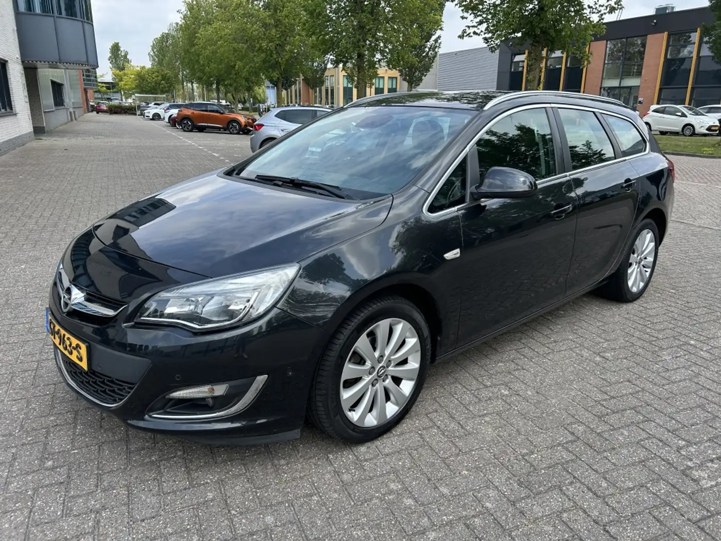 Opel Astra Sports Tourer 1.4 Turbo Sport 140PK NAVI PDC CRUIS Zwart - 1