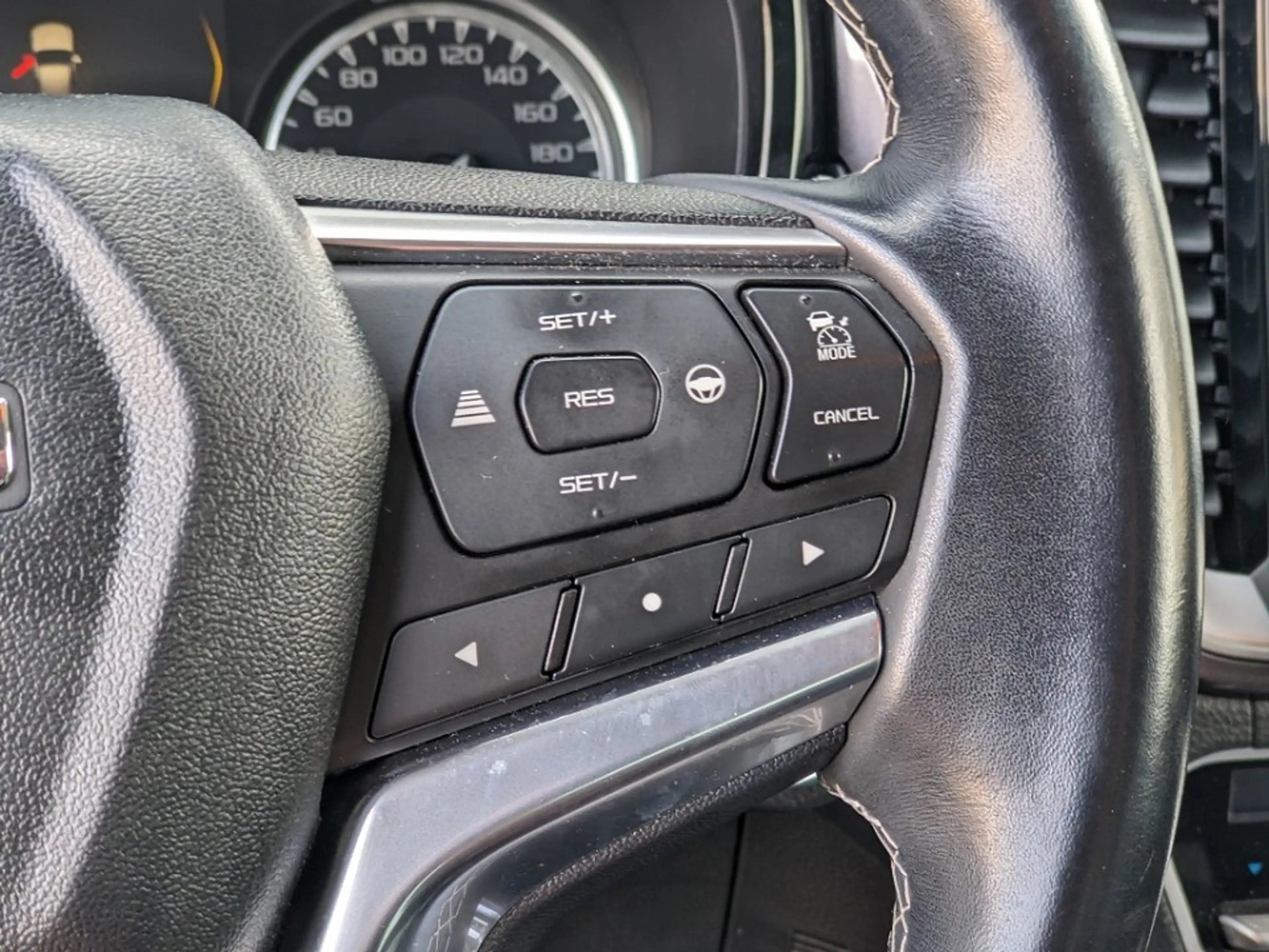 Isuzu D-Max 1.9l TDI Double Cab 4WD LSE AHK Leder Kamera LED — photo 14