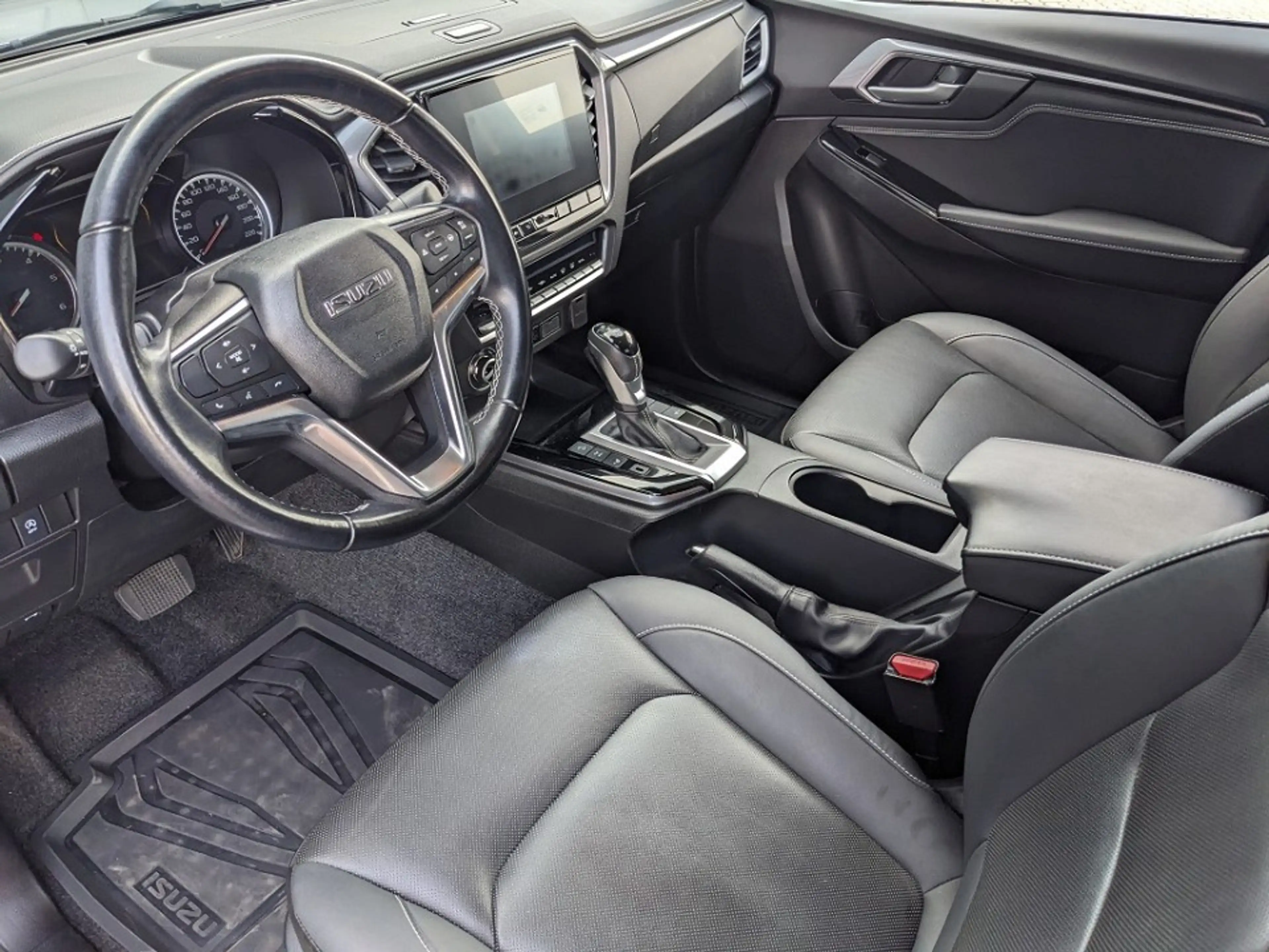Isuzu D-Max 1.9l TDI Double Cab 4WD LSE AHK Leder Kamera LED — photo 9
