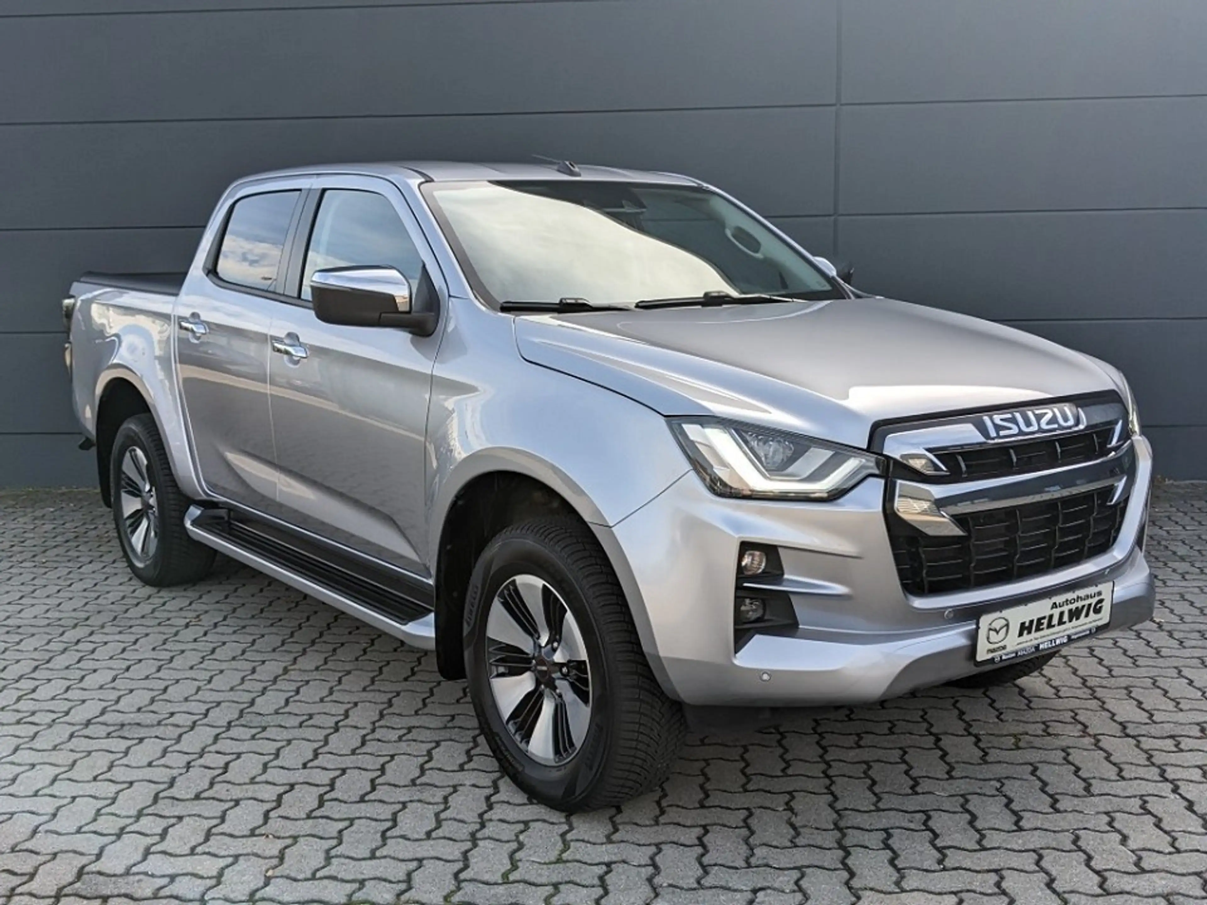 Isuzu D-Max 1.9l TDI Double Cab 4WD LSE AHK Leder Kamera LED — photo 7