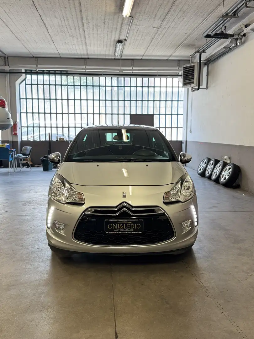 Citroen DS3 1.6 vti So Chic 120cv auto - 1