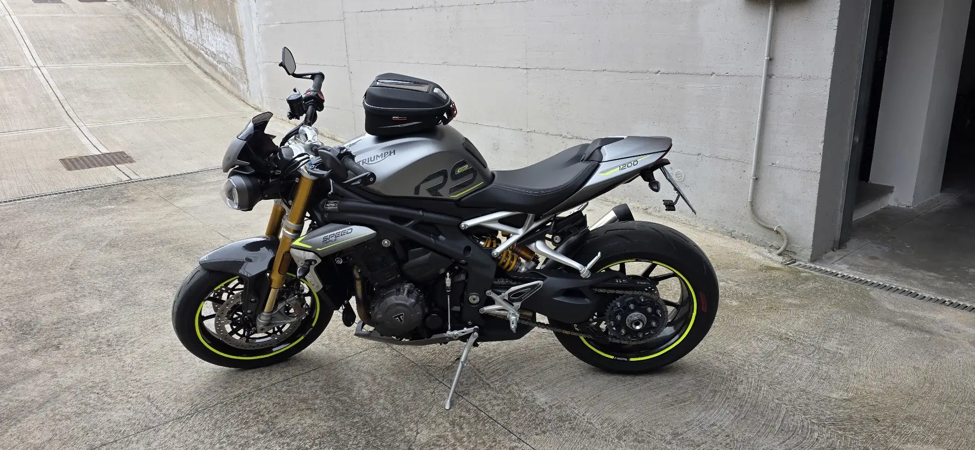 Triumph Speed Triple 1200 RS RS Gris - 1