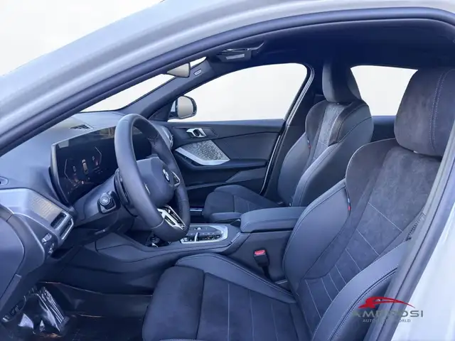 BMW 1 Series view 10