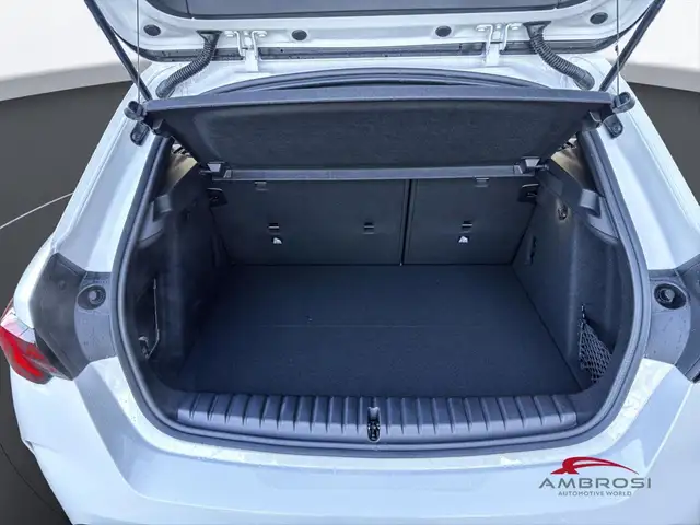BMW 1 Series view 9