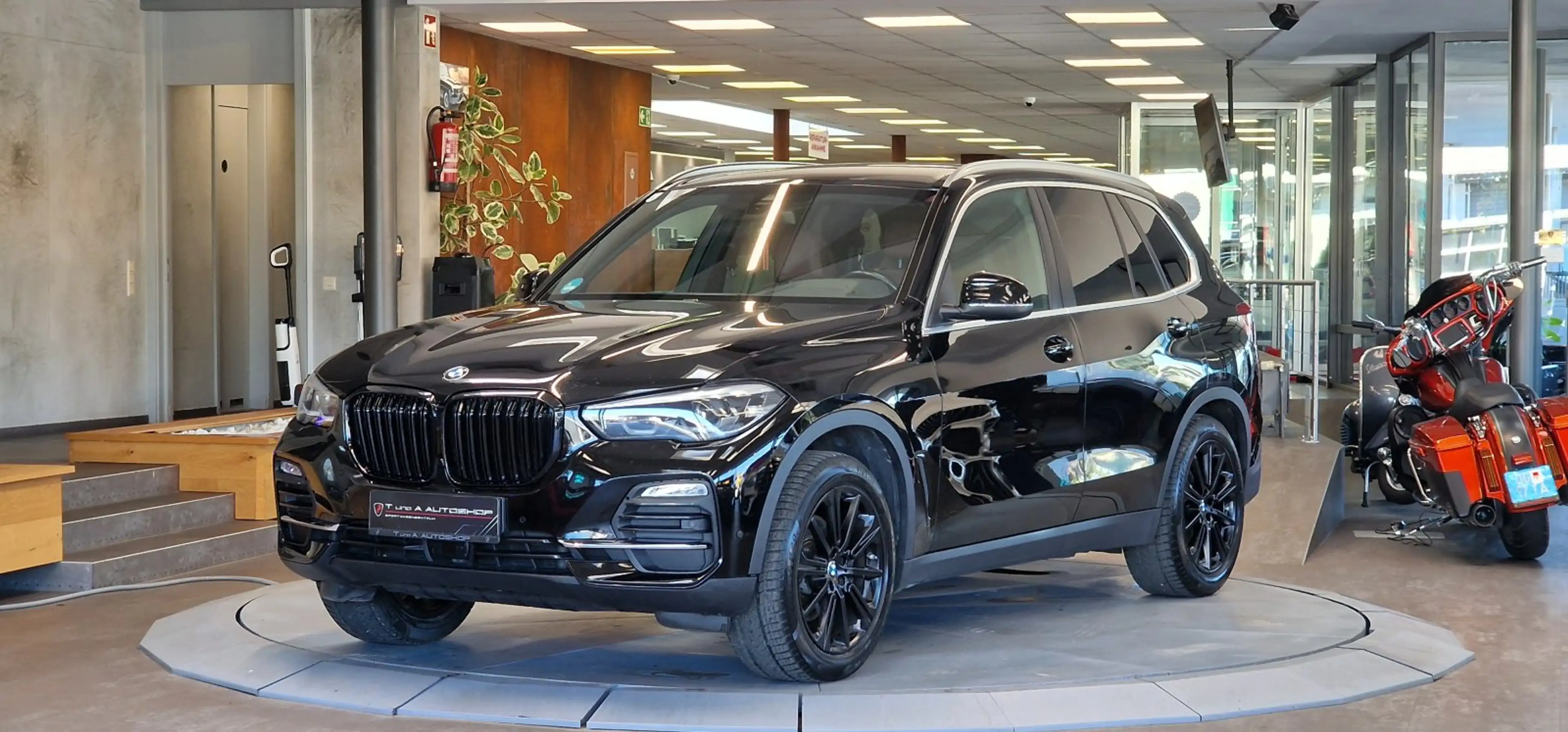 BMW X5 3.0d xDrive 7-Sitzer Aut. *Luftfederung*AHK*Kamera