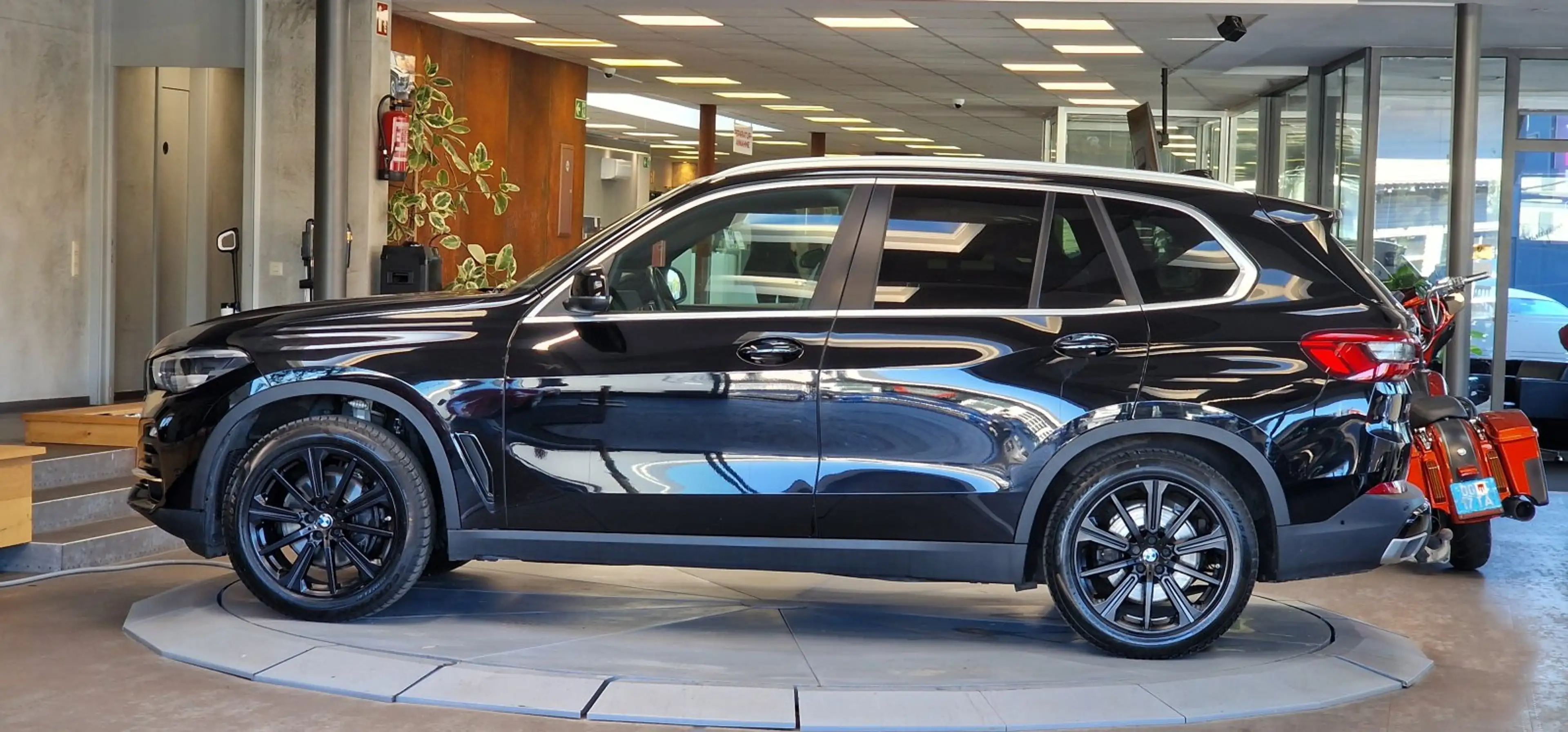 BMW X5 3.0d xDrive 7-Sitzer Aut. *Luftfederung*AHK*Kamera — photo 4