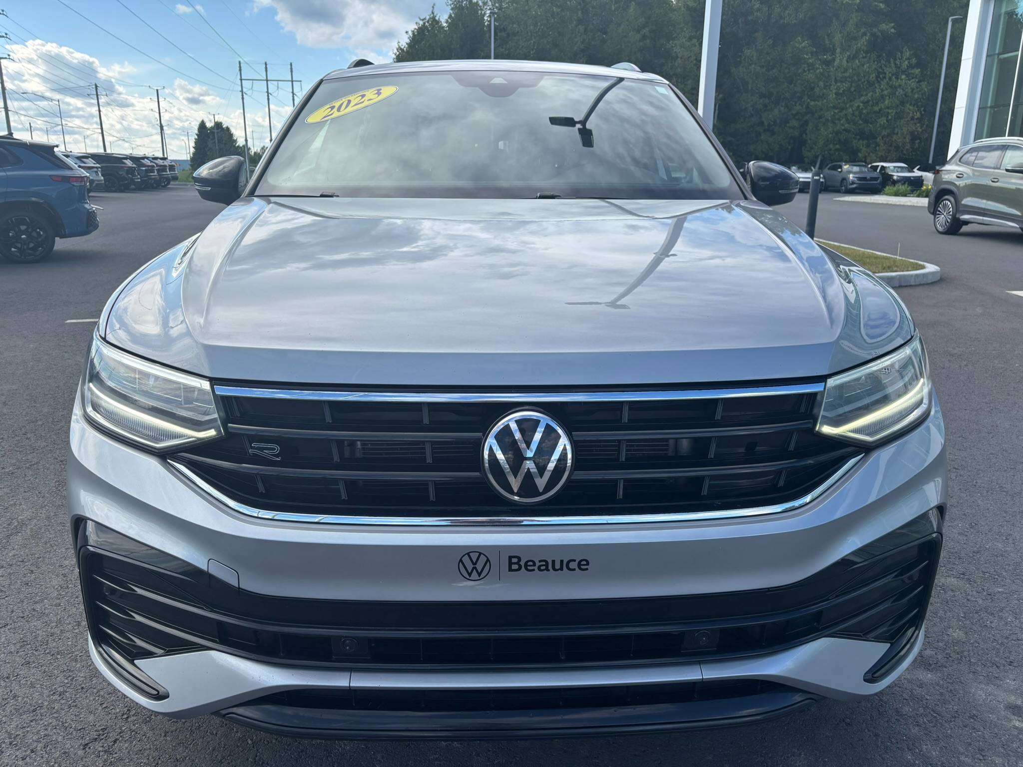 2023 Volkswagen Tiguan Comfortline R-Line Black Edition — снимка 1