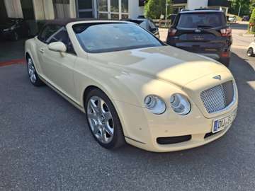 Continental GTC GTC Fahrzeug ist cremebeige foliert