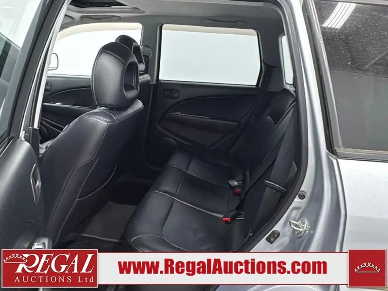 Mitsubishi Outlander снимка Mitsubishi Outlander