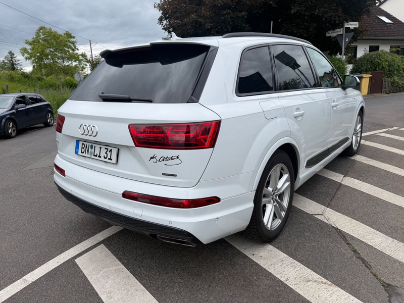 Audi Q7 3.0 TDI quattro S-Line Panoramadach Quatro — photo 11