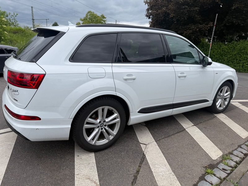 Audi Q7 3.0 TDI quattro S-Line Panoramadach Quatro — photo 10