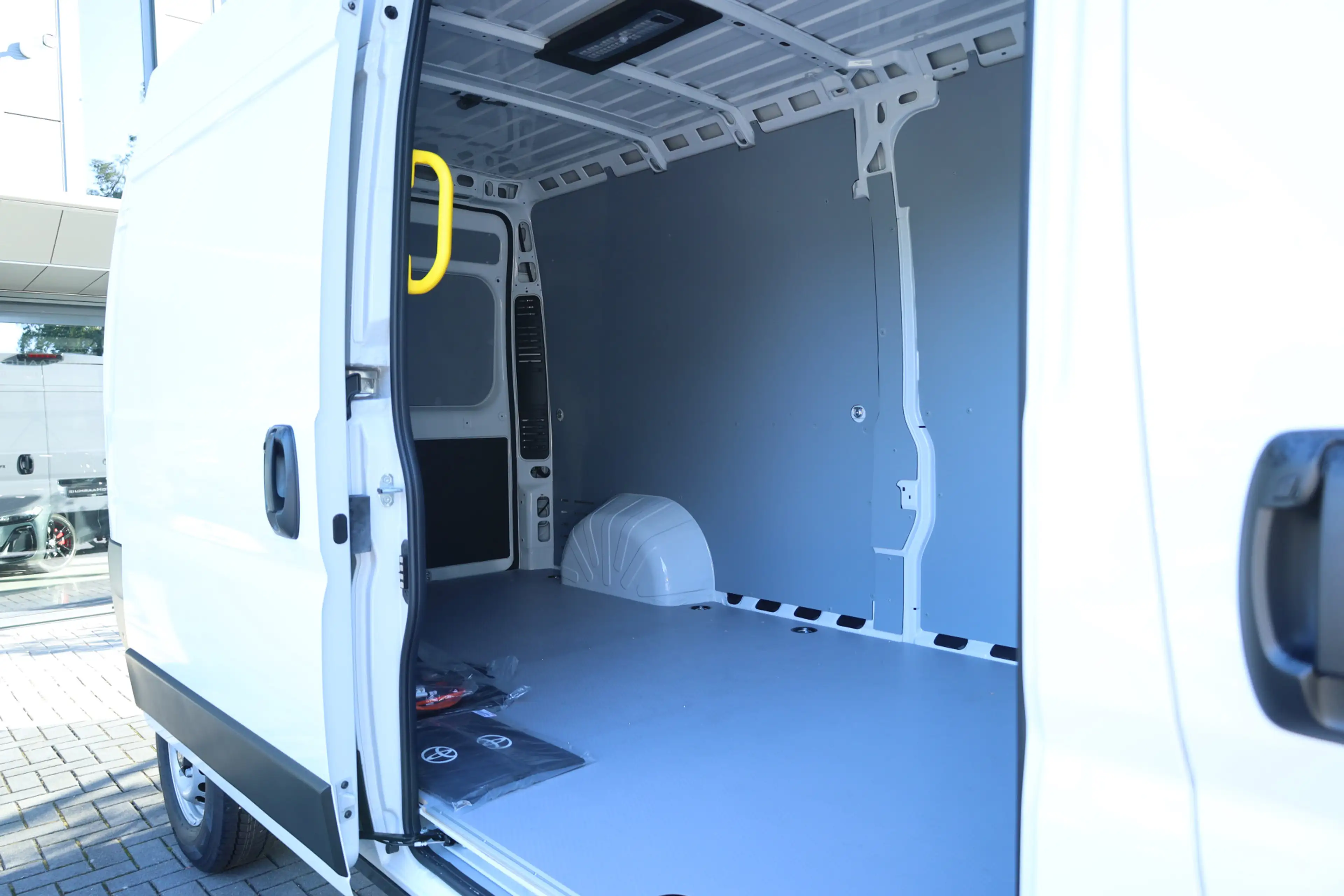 Toyota Proace Max Electric 3.5t L3H2 Navigator Heavy 110 kWh | 2.400 — photo 12