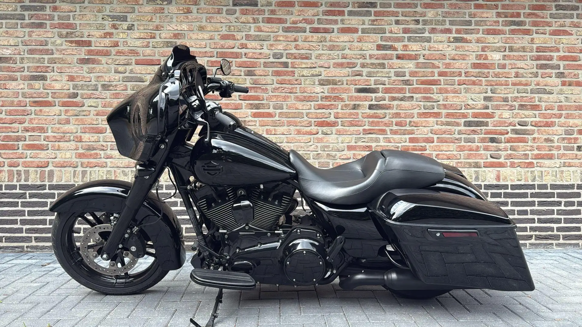 Harley-Davidson Street Glide 103 FLHXS Blackout CVO Streetglide - 1