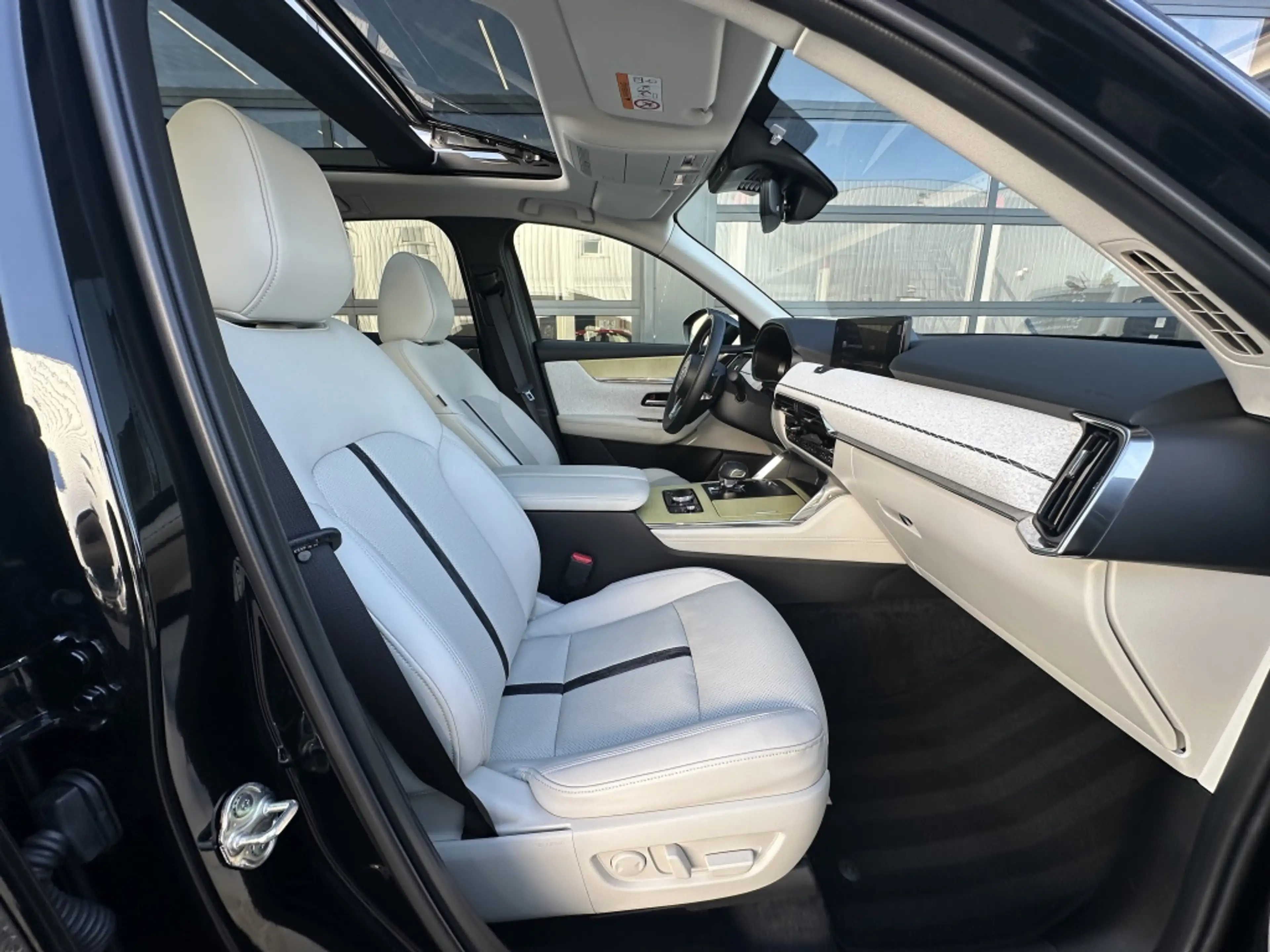 Mazda CX-60 2.5 PHEV 327pk Takumi Plus / Pano / Wit Leer / 360 — photo 18