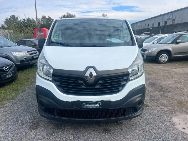 Renault Trafic view 2