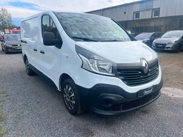 Renault Trafic view 3