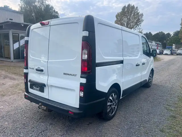 Renault Trafic view 4
