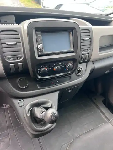 Renault Trafic view 8