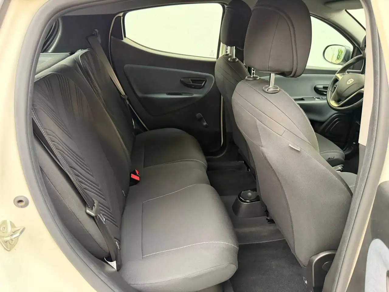 Lancia Ypsilon 2022 — фото 11