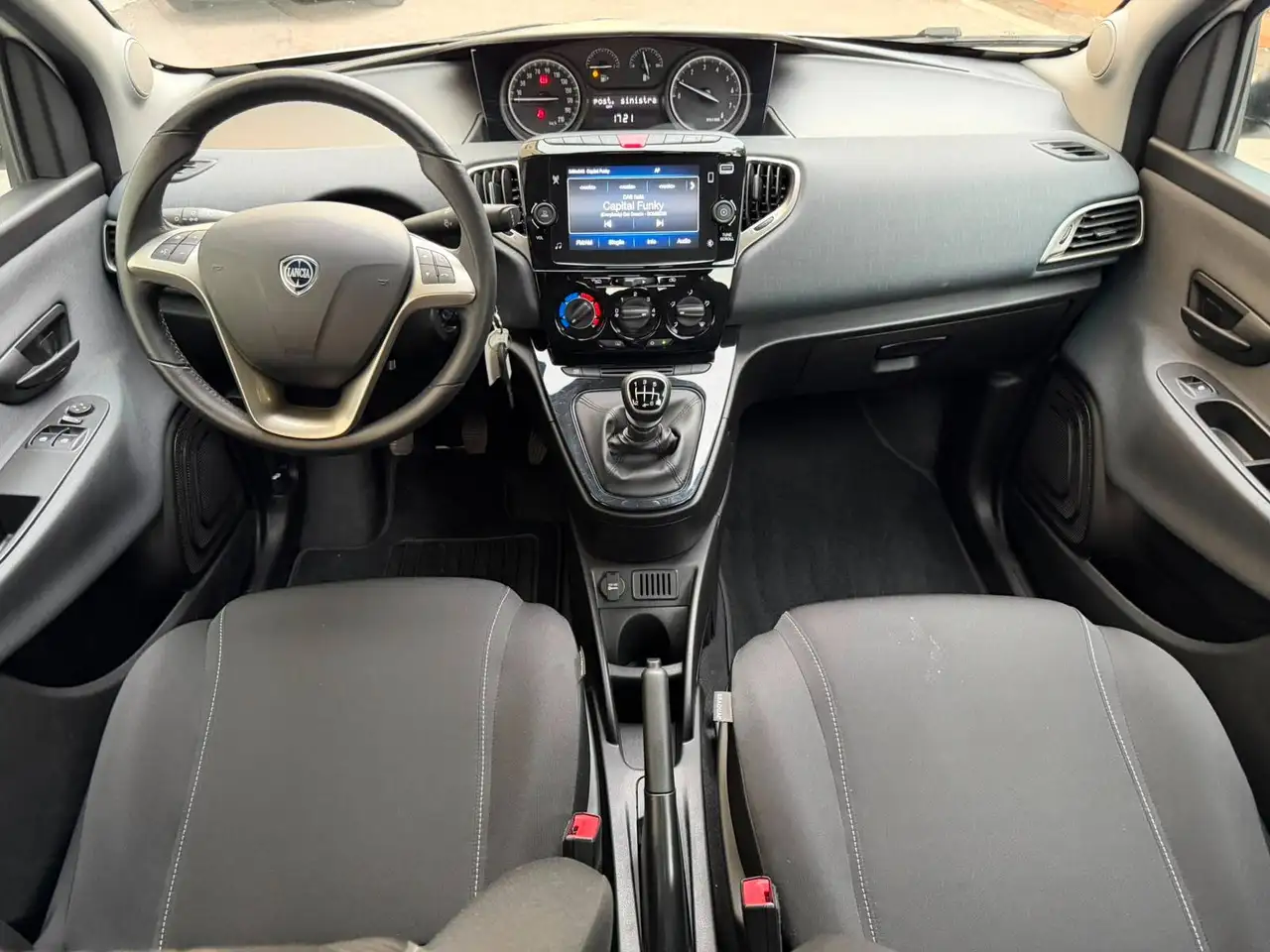 Lancia Ypsilon 2022 — фото 7