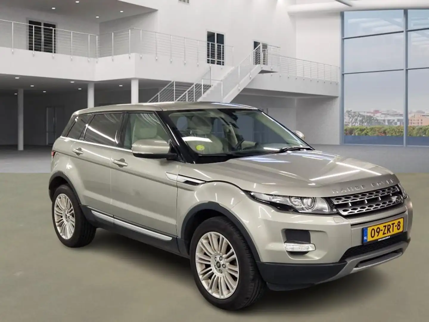 Land Rover Range Rover Evoque 2.2 TD4 4WD Prestige / NL prijs 14000 e Beige - 2