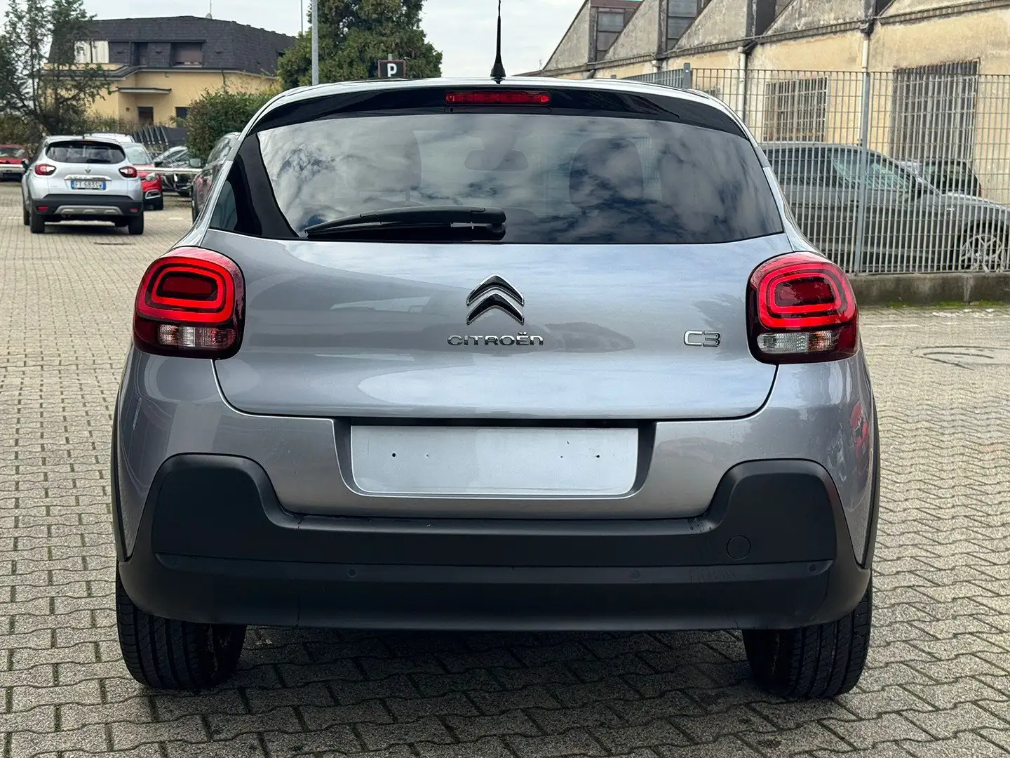 Citroen C3 1.2 PureTech 110cv Max S&S Gris - 2