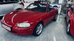 Zeitkapsel: 1999er Mazda MX-5 mit 2100 Kilometern zu verkaufen - AUTO BILD