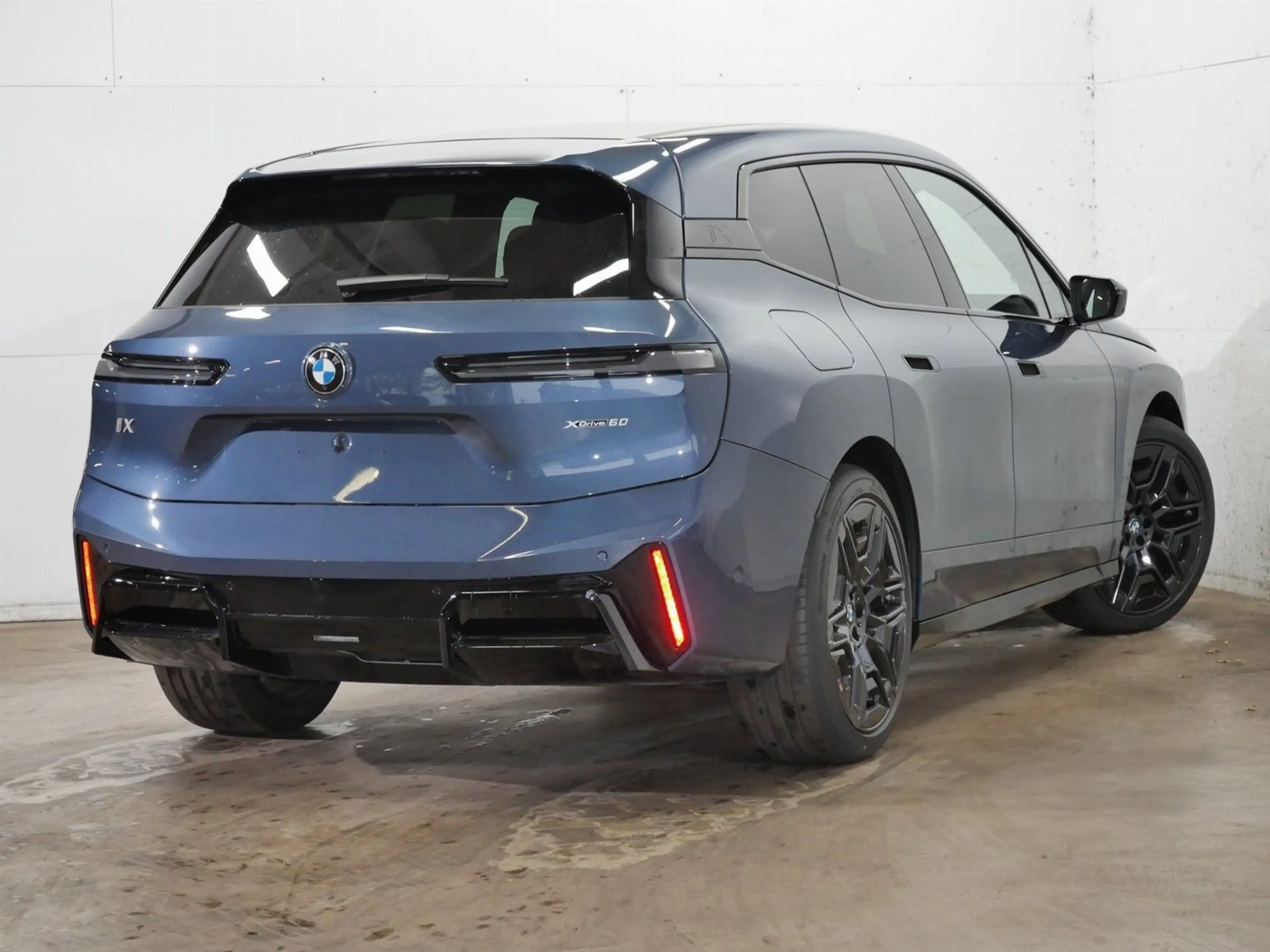 BMW iX xDrive60 |Luftfederung |M Sportpaket Pro |Bowers&W — photo 5