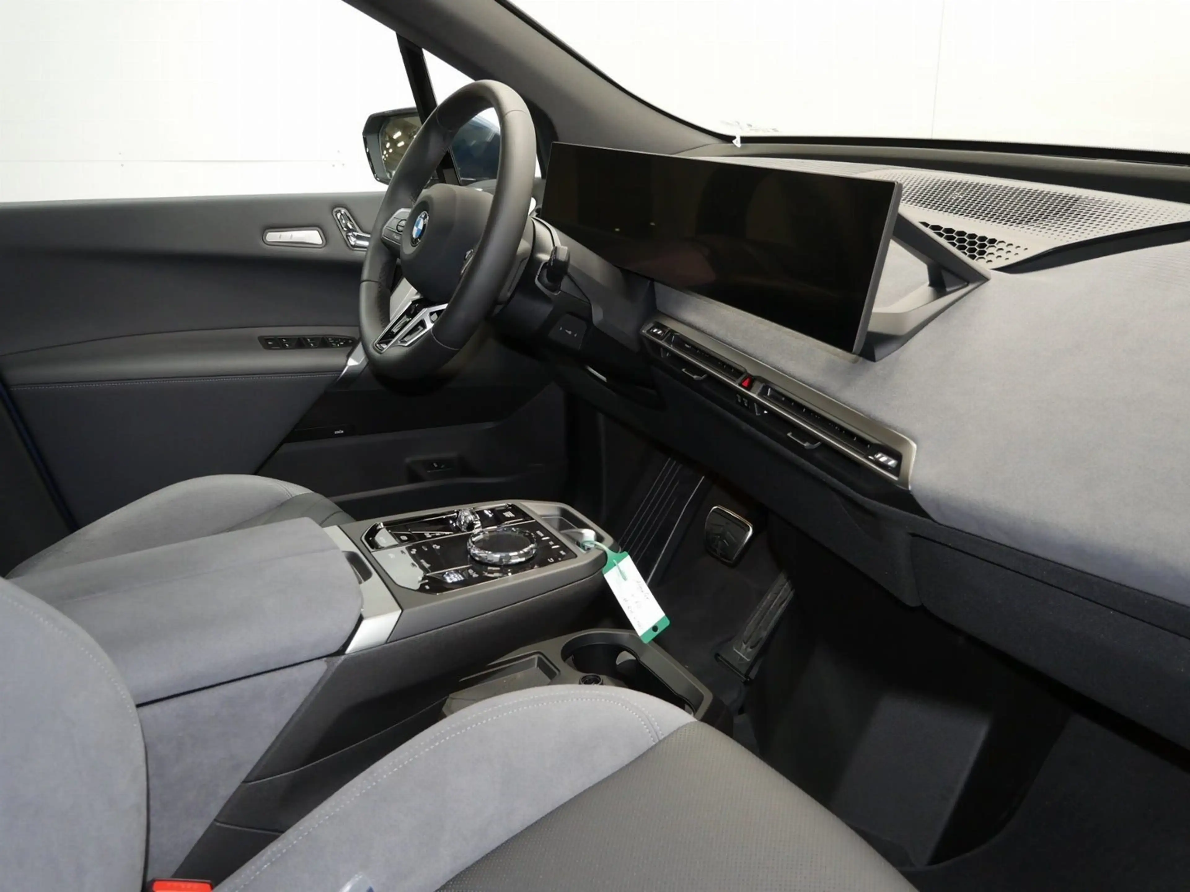 BMW iX xDrive60 |Luftfederung |M Sportpaket Pro |Bowers&W — photo 4