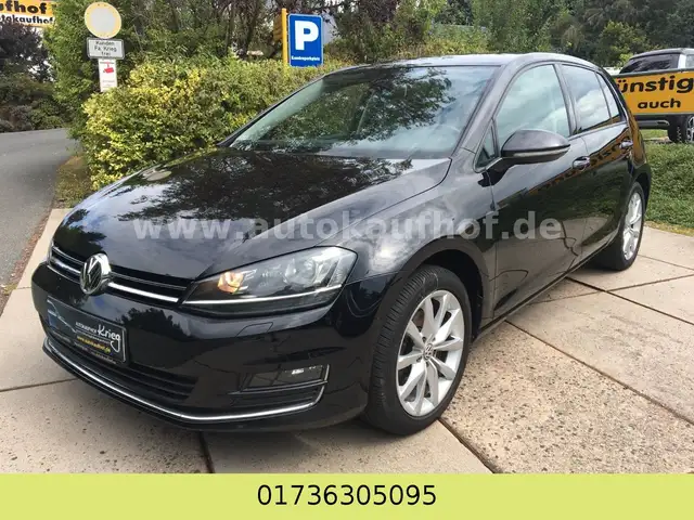 Volkswagen Golf view 3