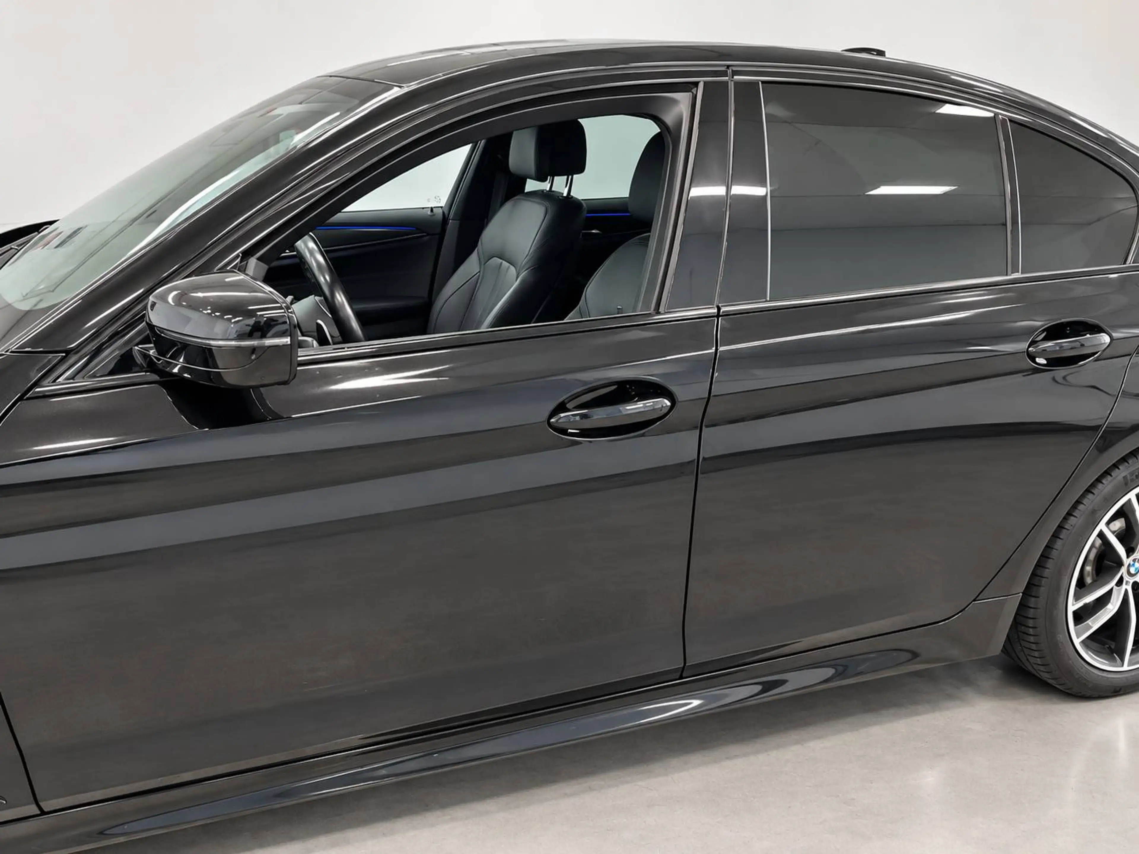 BMW 530 530i xD Limo/3xM-Sport/LED/LiveC/Kam/HuD/SDach — photo 9