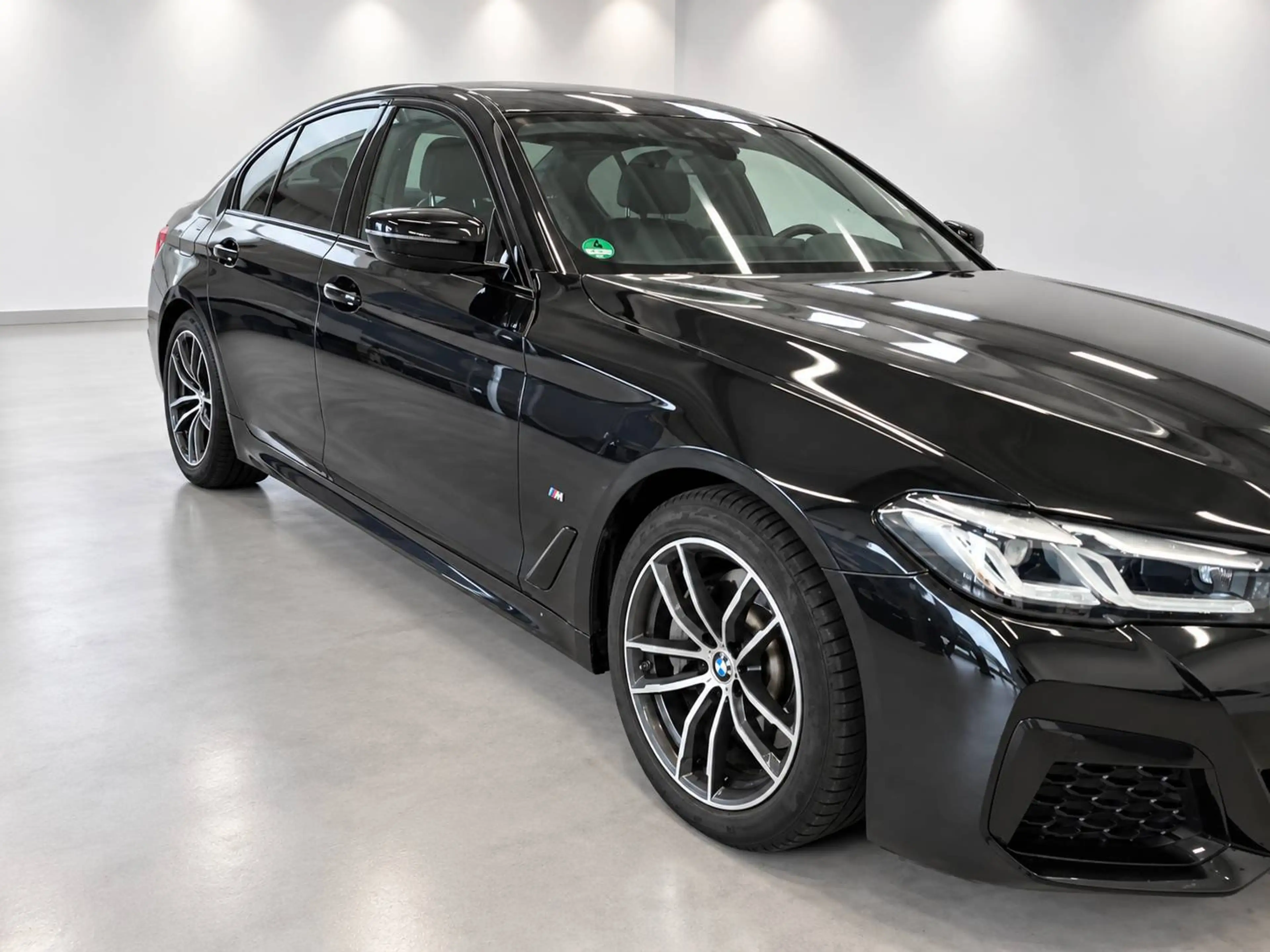 BMW 530 530i xD Limo/3xM-Sport/LED/LiveC/Kam/HuD/SDach — photo 4