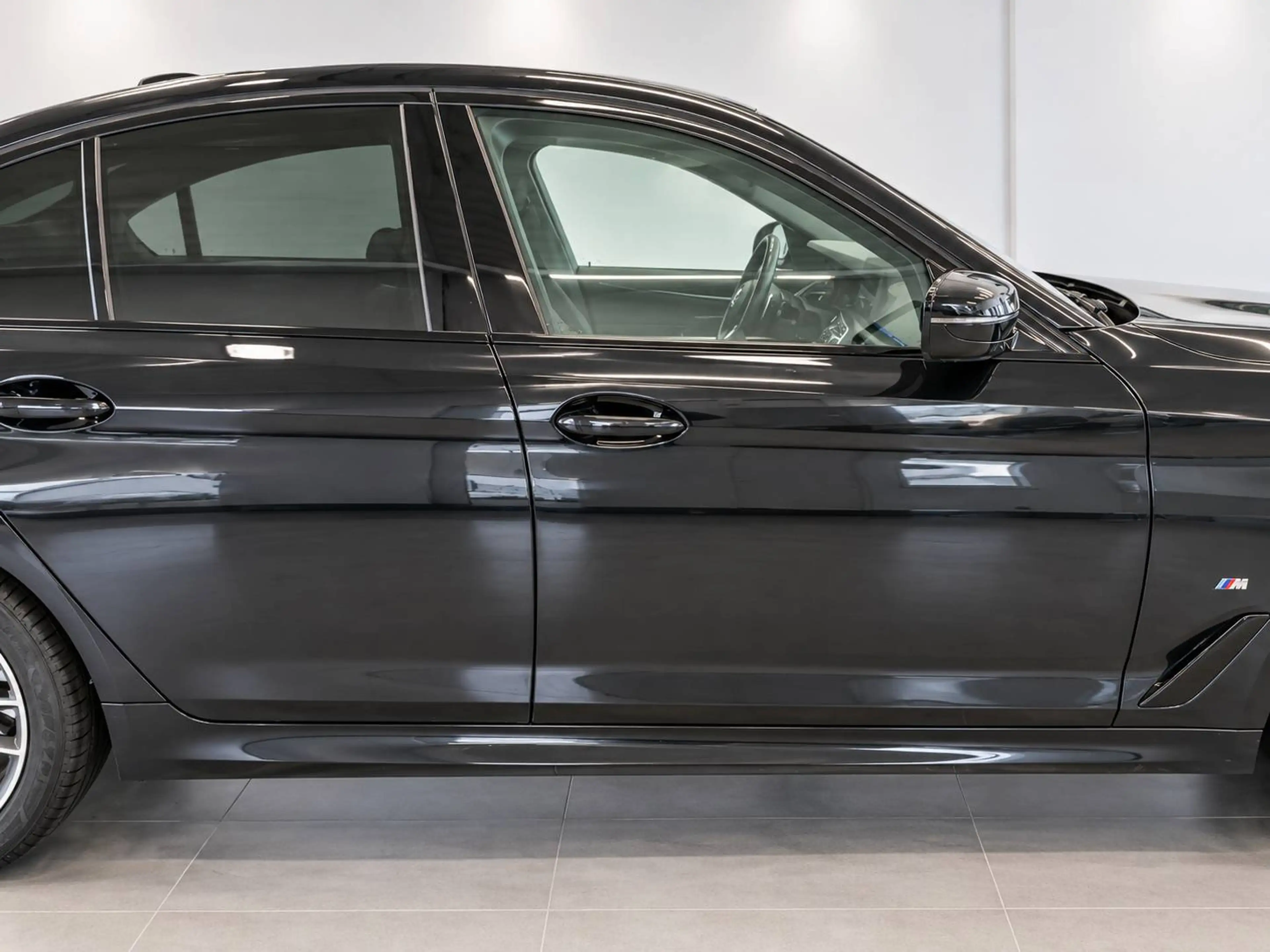 BMW 530 530i xD Limo/3xM-Sport/LED/LiveC/Kam/HuD/SDach — photo 5