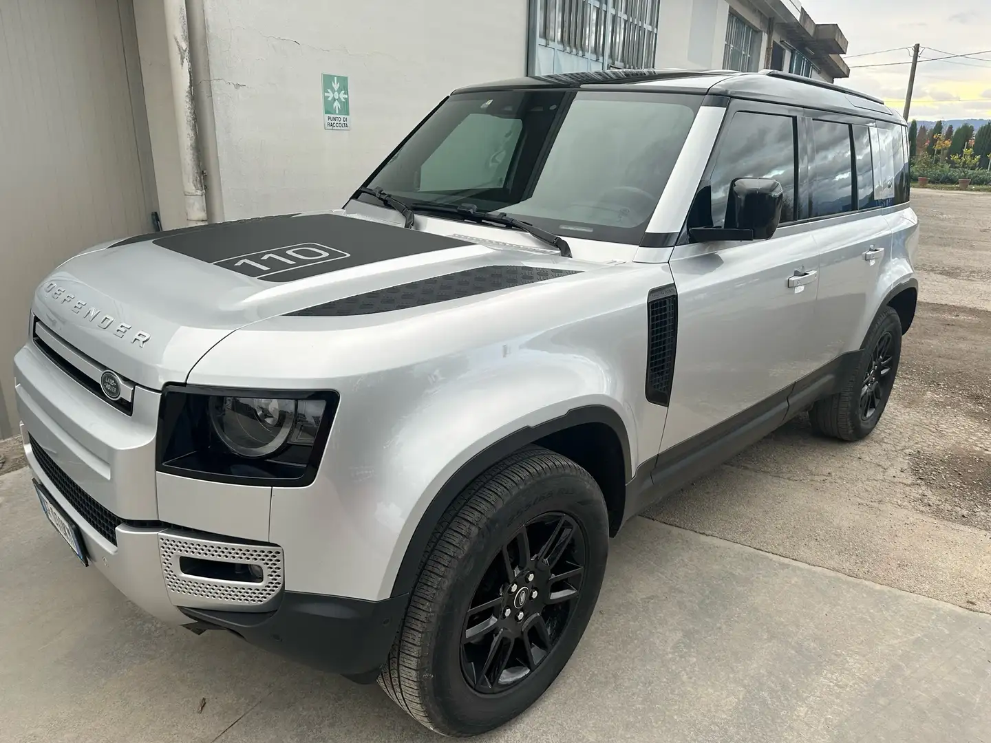 Land Rover Defender 110 3.0d i6 First Edit 200CV Autocarro N1 +Iva Argintiu - 1