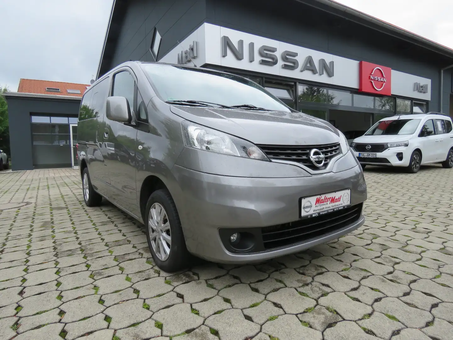 Nissan NV200 Evalia Tekna 1,5 dCi 110PS 6MT mit AHK Сірий - 1