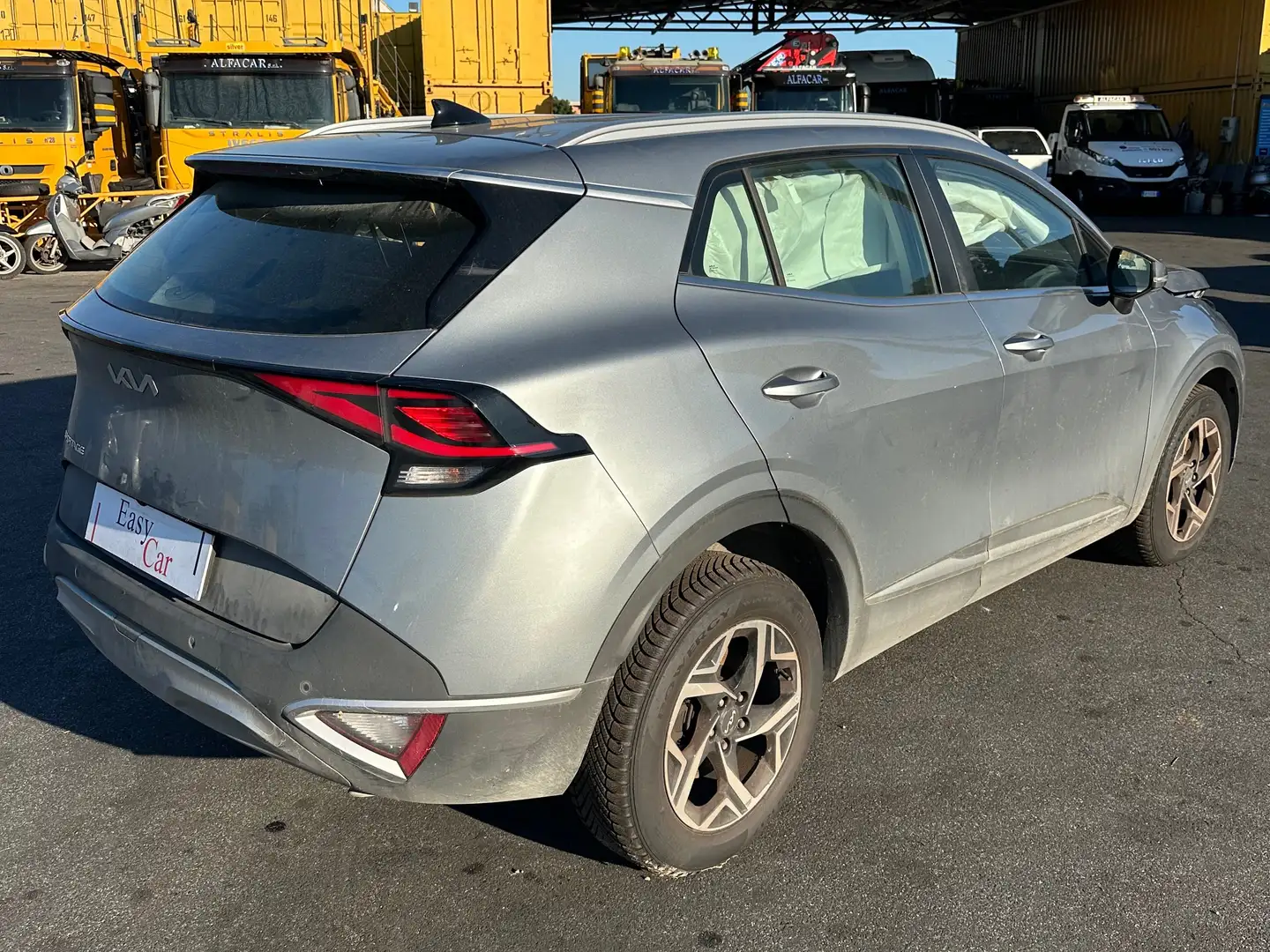 Kia Sportage Sportage V 2022 1.6 crdi mhev Business dct Argento - 2