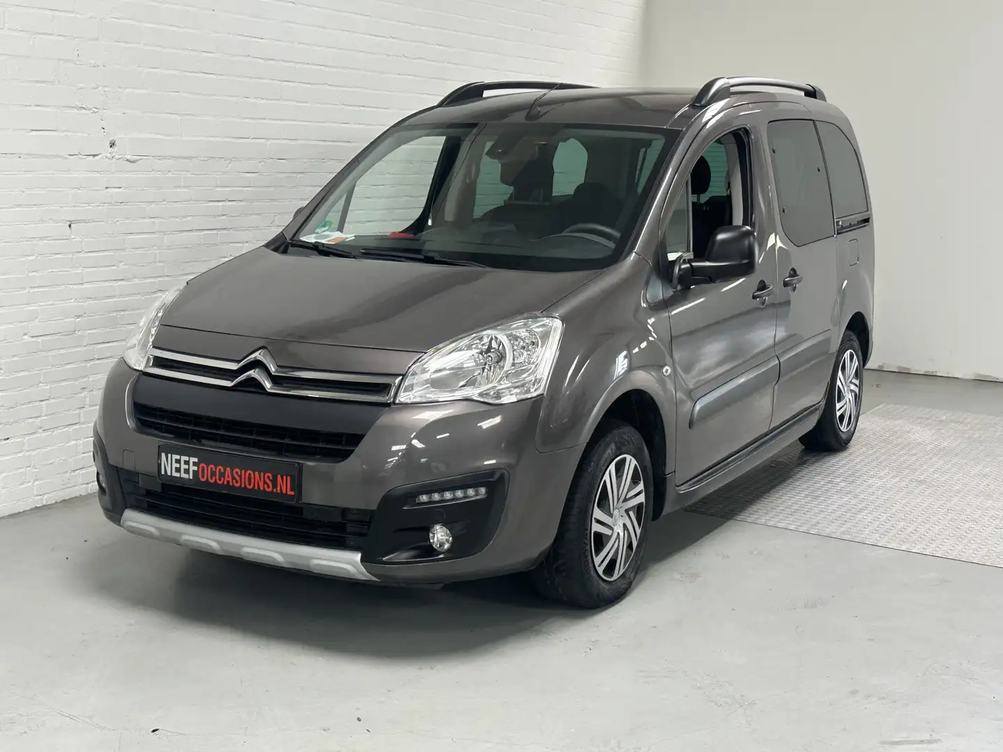 Citroen Berlingo 1.2 PureTech XTR CLIMA / NAVI / CAMERA / TREKHAAK Grau - 1
