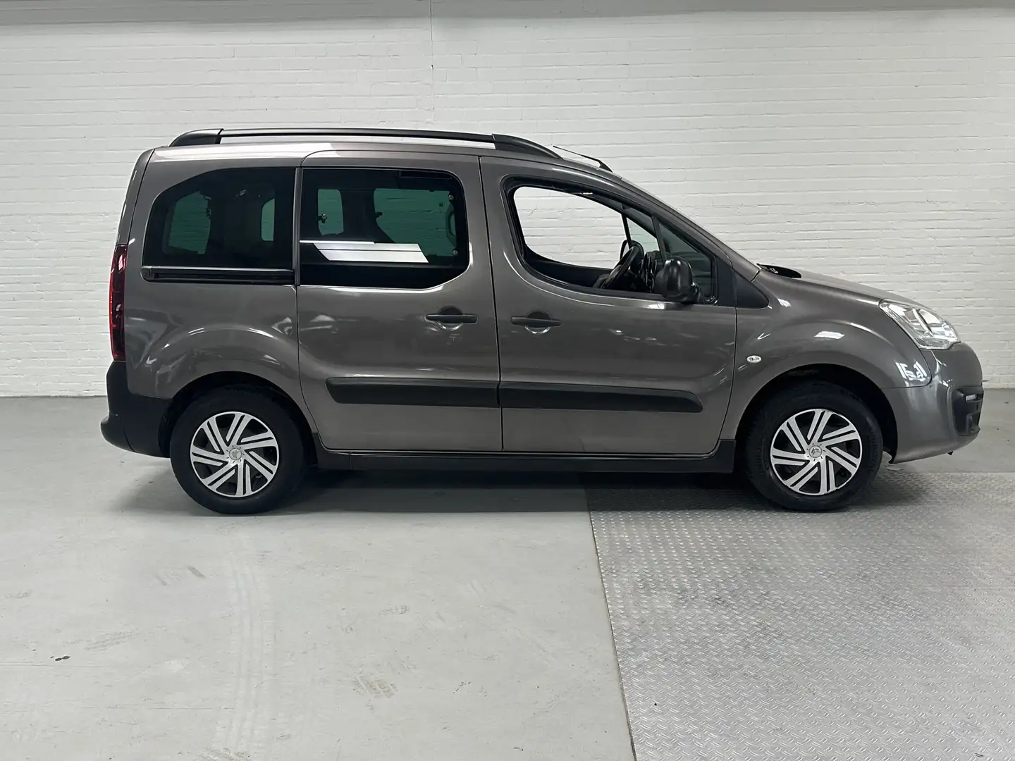Citroen Berlingo 1.2 PureTech XTR CLIMA / NAVI / CAMERA / TREKHAAK Grau - 2