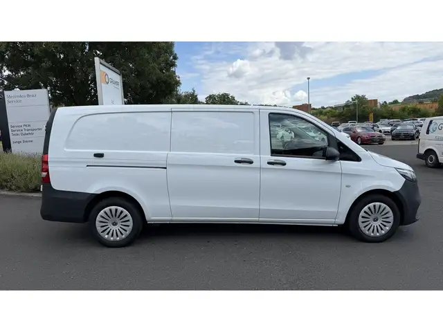 Mercedes-Benz Vito view 4