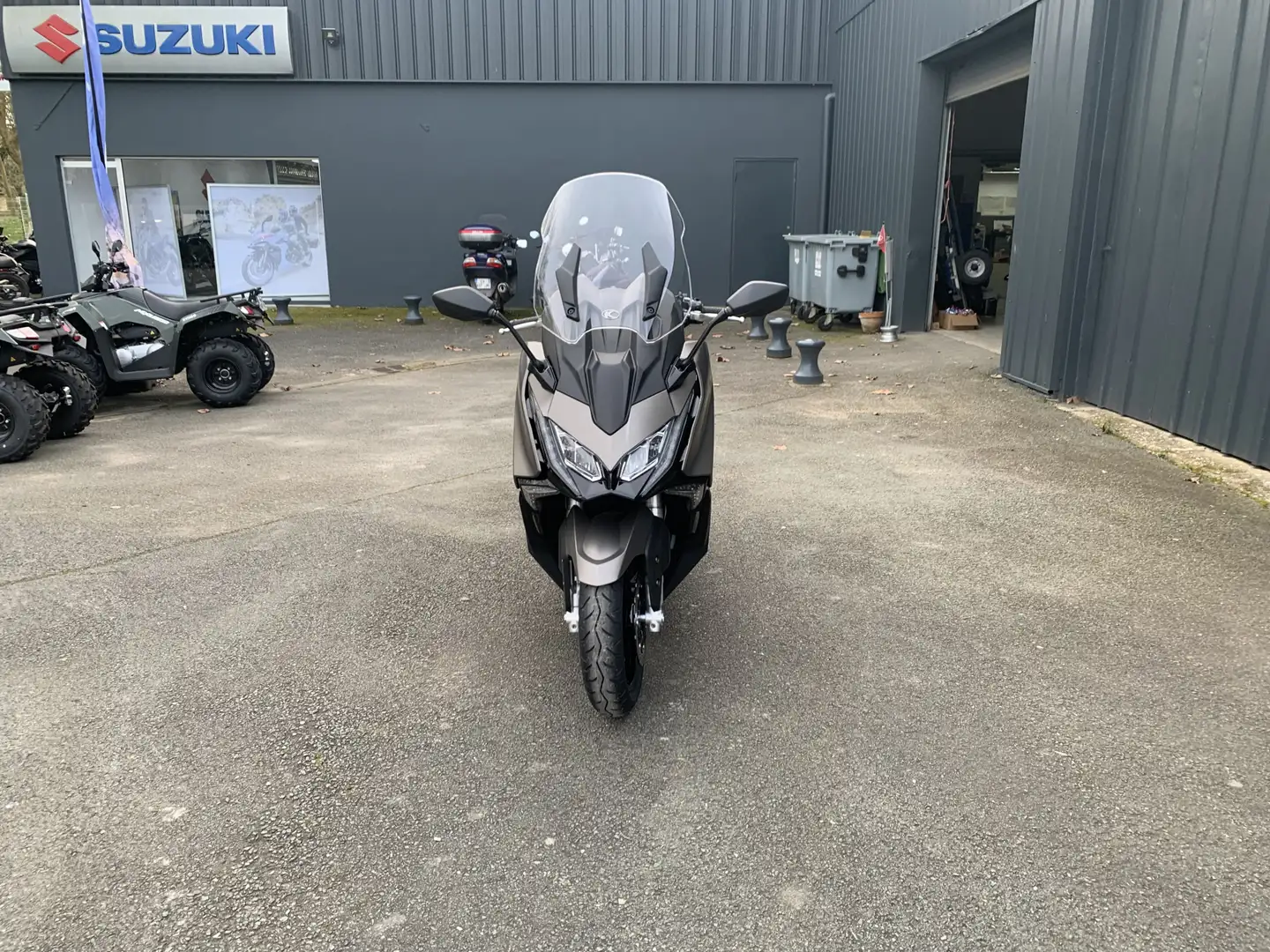 Kymco AK 550 Szürke - 2