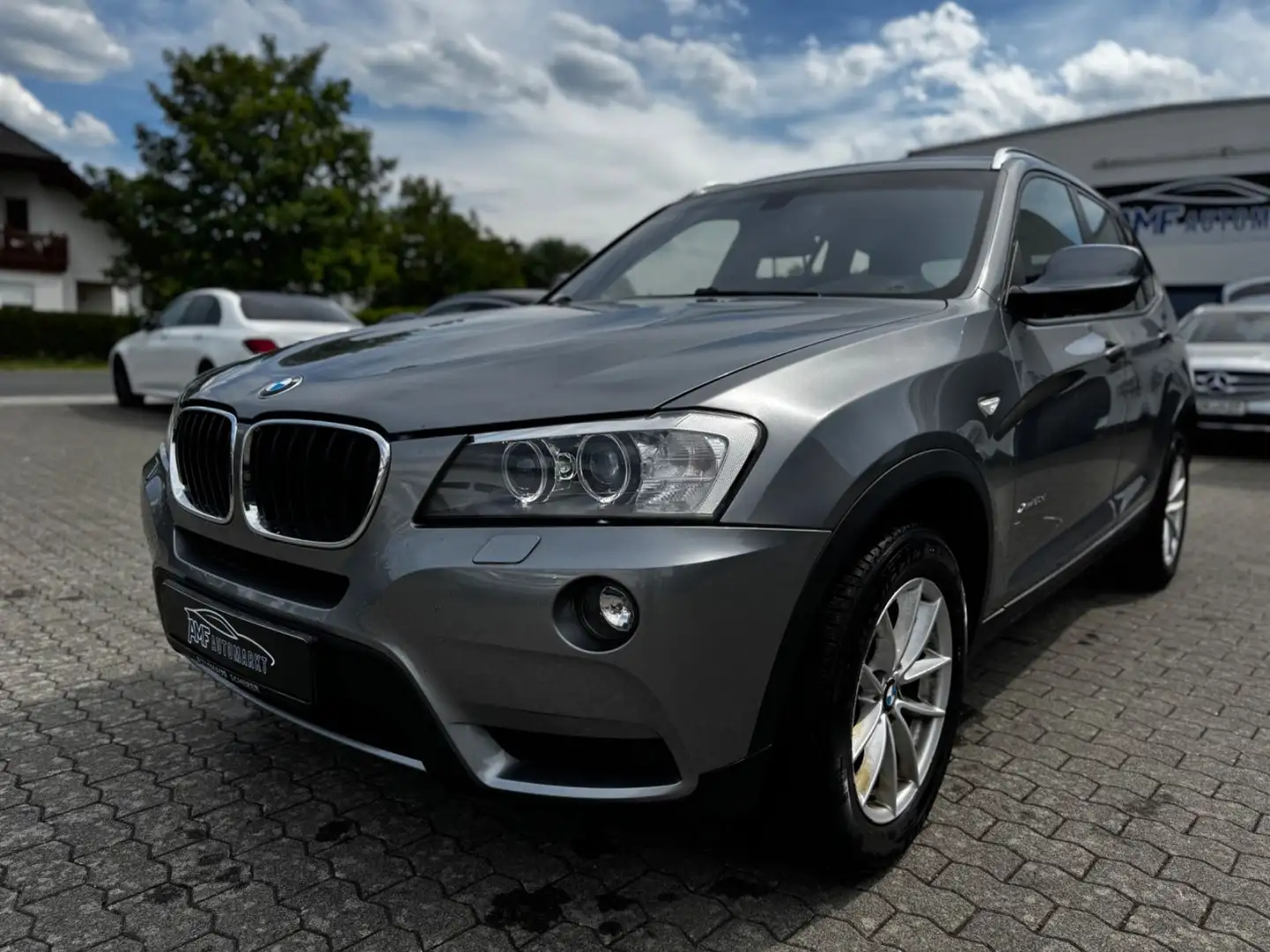 BMW X3 Baureihe X3 xDrive 20 d Leder Navi Xenon Grau - 2