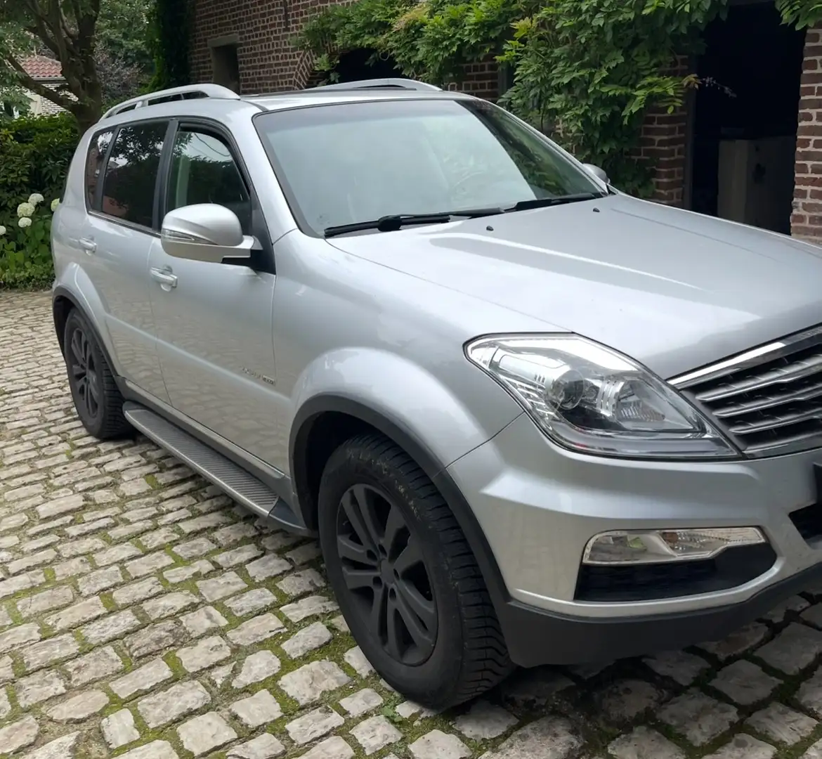 SsangYong Rexton full - 1
